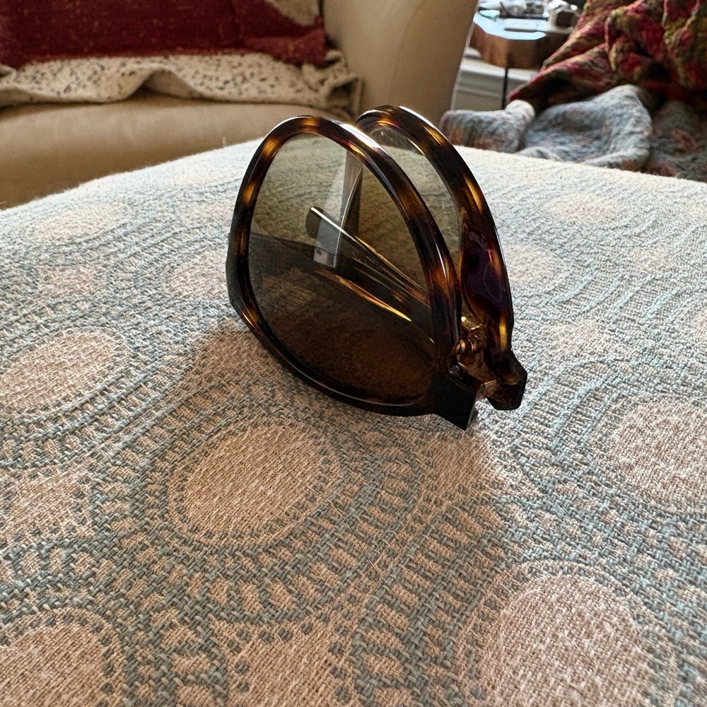 Tory Burch Tortoise Shell Foldable Sunglasses - image 6